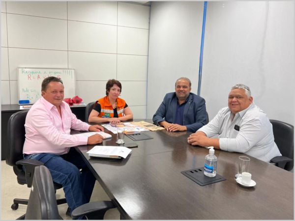 Prefeito Roberto Uchoa em visita Secretaria Nacional de Proteção e Defesa Civil